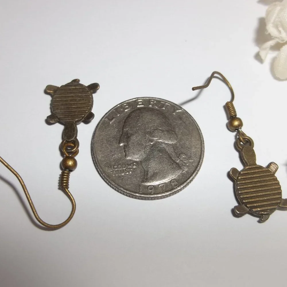 Turtle Earrings, Bronze Turtle Earring, Turtle Jewelry, Vacation Jewelry, 8043 - Picture 3 of 8